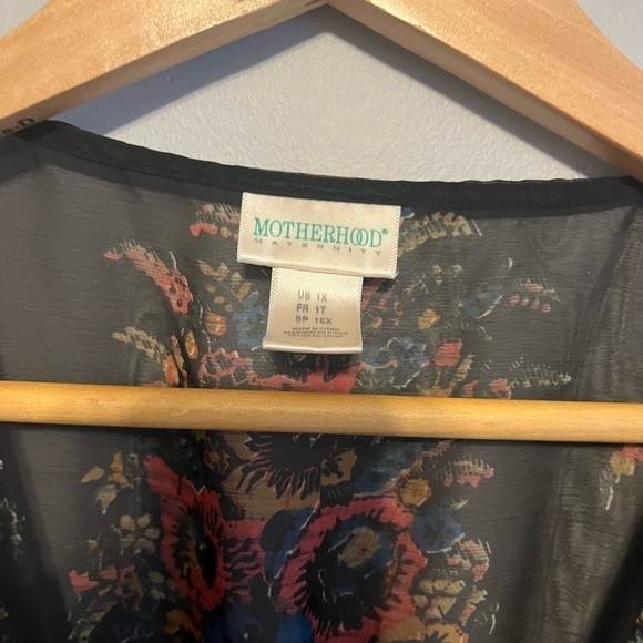 Plus size maternity top - Picture 5 of 6